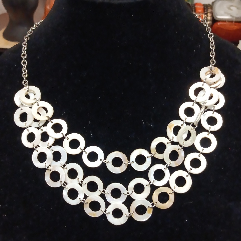 Shell Necklace - Picture 2 of 3